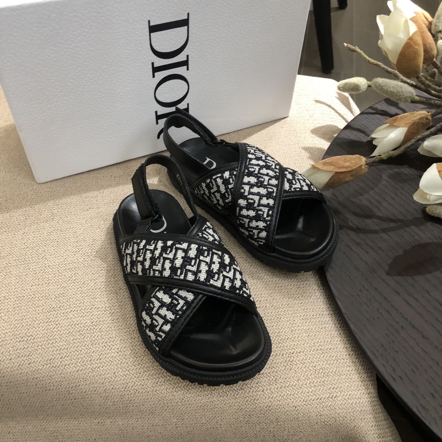 Children's shoes child